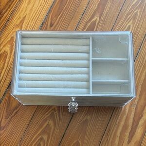 Amazon Transparent Jewelry Organizer with Silver Knob